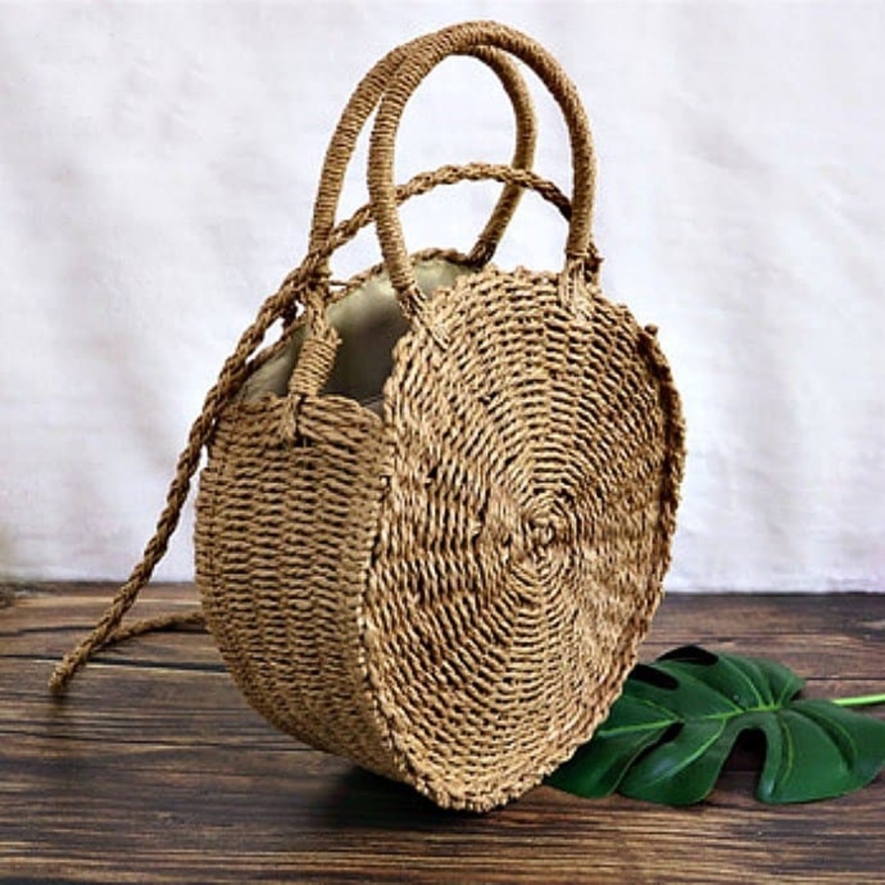 Round straw crossbody handbag
